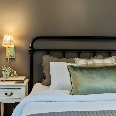 Historic Riverview Inn Suite Ten-2