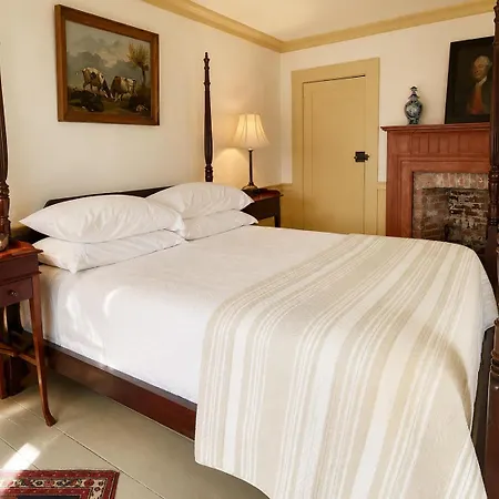 Bailey House Inn - Georgian Waterfront Retreat-2