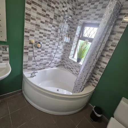 Ely House B&B-2