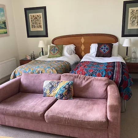 Heyford House Bed & Breakfast-3