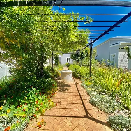 Banhoek Corner Guesthouse-3