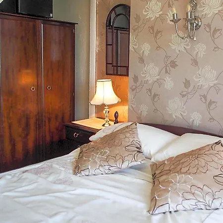 Leaded Light Guest House-3