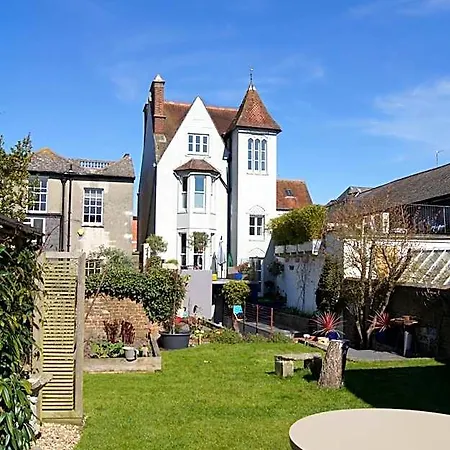 Montys Accommodation-3