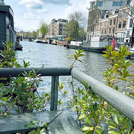 Houseboat Bonnie-3