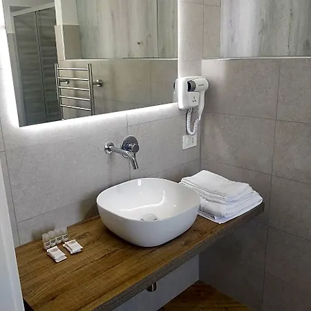 Albaria Rooms-Apartments-2