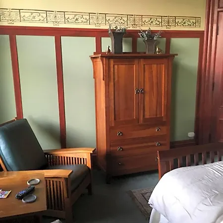 Main Street Bed & Breakfast-3