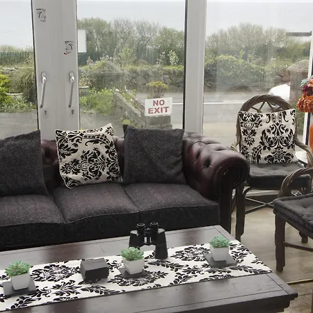 Plas Isa Hotel-3
