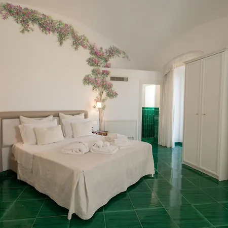 Core Amalfitano City Suites-3