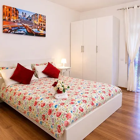 Sweet Home Piramide Rooms-2