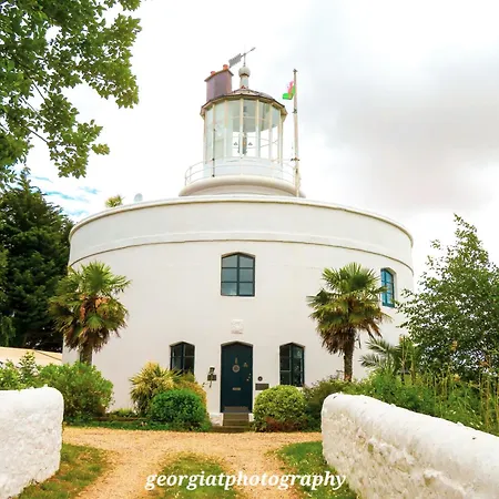 The West Usk Lighthouse Lightkeepers Lodge-2