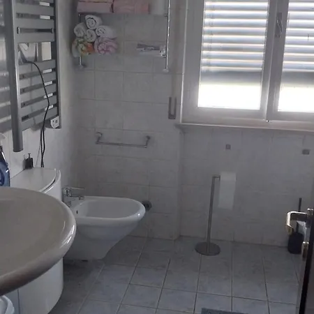 Tamika'S House-3