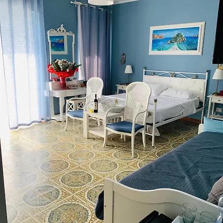 B&B A Due Passi Dal Mare-2