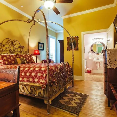 Austin Folk House-2