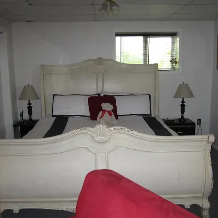 Casey'S Bed & Breakfast-2