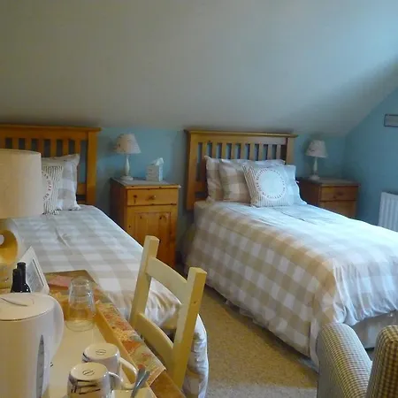 White Cottage Bed And Breakfast-3