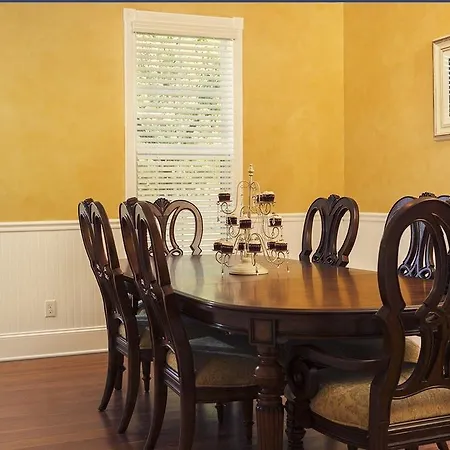 Red Velvet Inn-3
