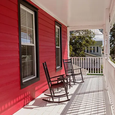 Red Velvet Inn-2