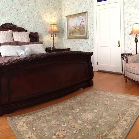 The Patriot House-2