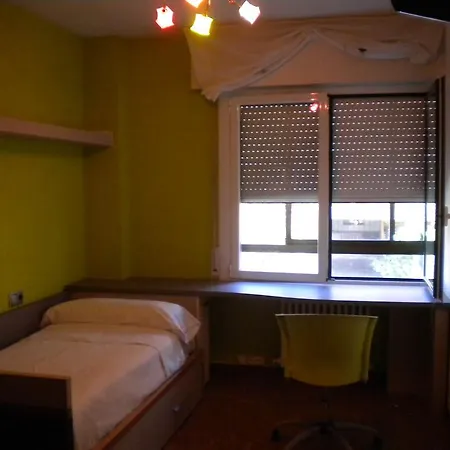 Pensión Room Pamplona-3