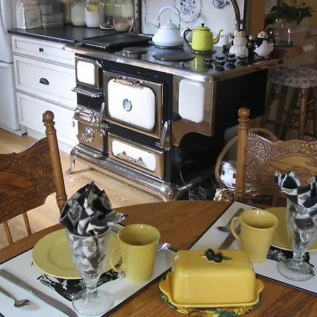 Golden Dreams B&B-2