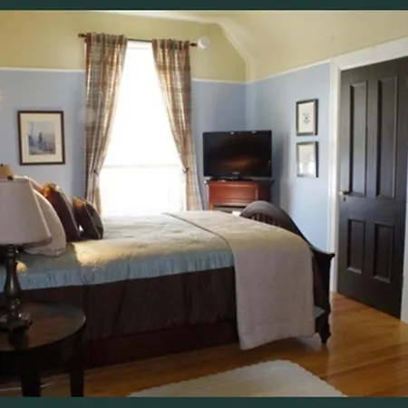 Quartermain House Bed & Breakfast-2