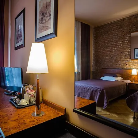 Finger Guest Rooms-3