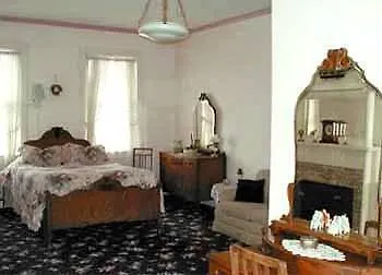River Rose Inn Bed And Breakfa-3