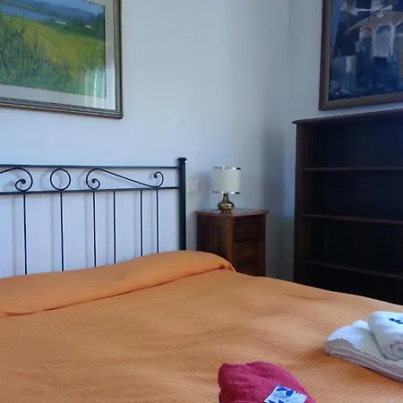 A Due Passi Dal Centro Bed&Breakfast-3