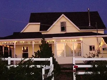 Woodland Farmhouse Inn-3