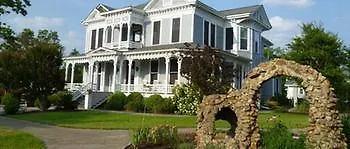 Americus Garden Inn Bed And Breakfast-3
