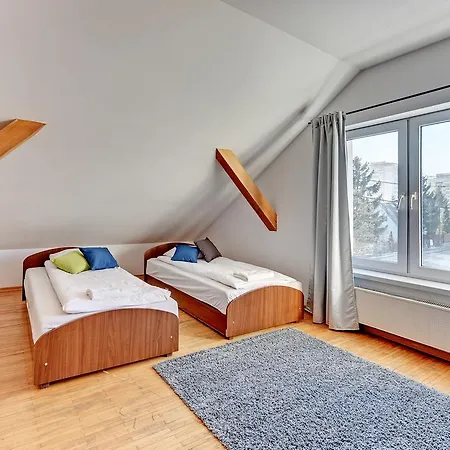 Nice Rooms - Pokoje Goscinne-3