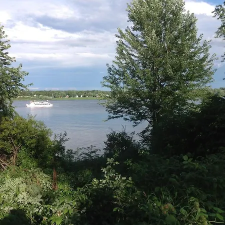 Quartermain House Bed & Breakfast-3