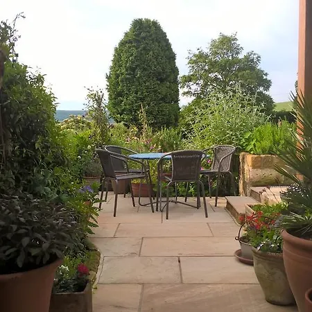 Thorpe Green House Vegetarian Bed & Breakfast-2