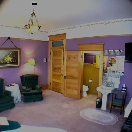 Ferris Mansion Bed & Breakfast-3