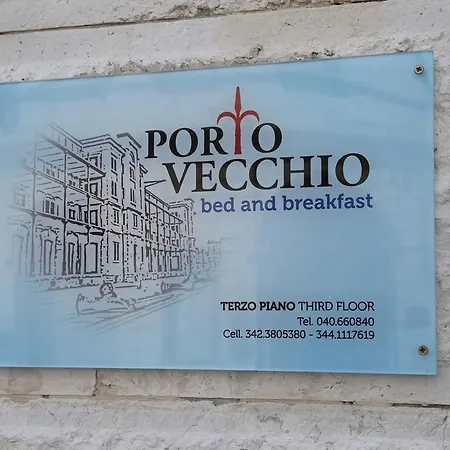 B&B Porto Vecchio ROOMS - Stazione Centrale Trieste-3