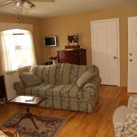 Bakers Chest B&B-3
