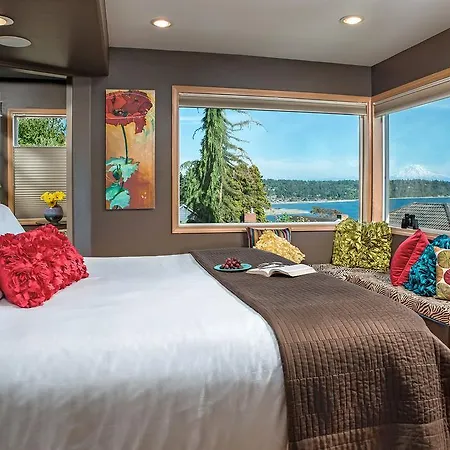 Three Tree Point Bed And Breakfast-2
