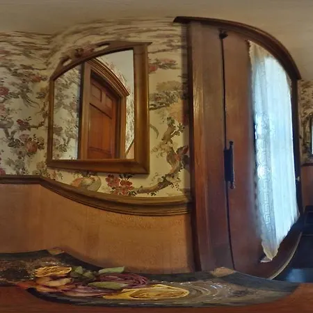 Herrold On Hill Bed And Breakfast-2