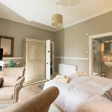 Kilmaronock Manse B&B-2