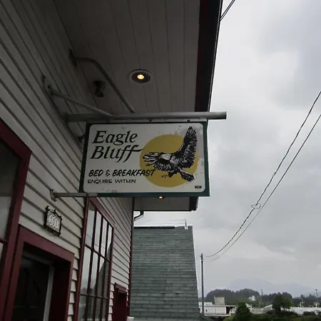 Eagle Bluff Lighthouse Bed & Breakfast-3