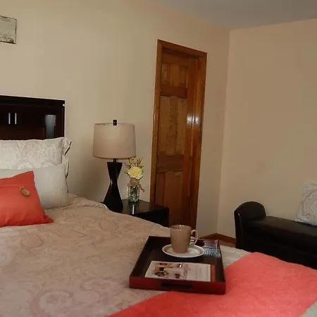 Serenity Pointe Bed And Breakfast-3