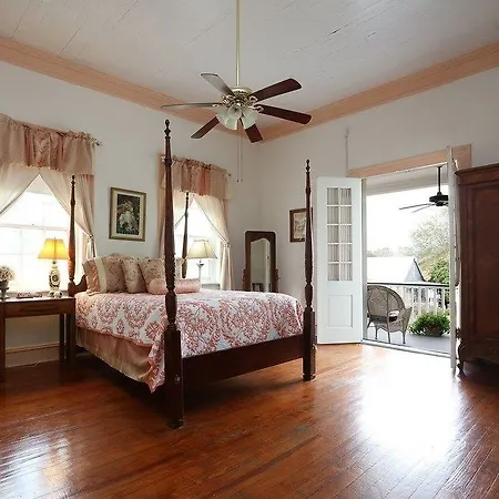 Old Castillo Bed And Breakfast-2