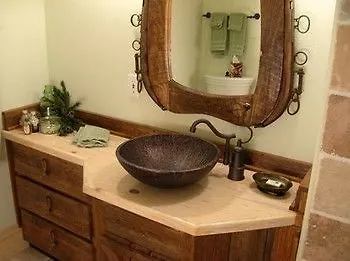 Sandy Salmon Bed & Breakfast Lodge-2