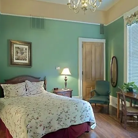Avenue Inn Bed And Breakfast-3