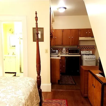 Lion'S Inn Bed And Breakfast-3