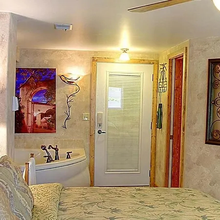 Prairieside Suites Luxury Bed & Breakfast-2