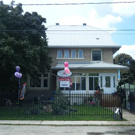 10Th Avenue Guest House & Suites-2