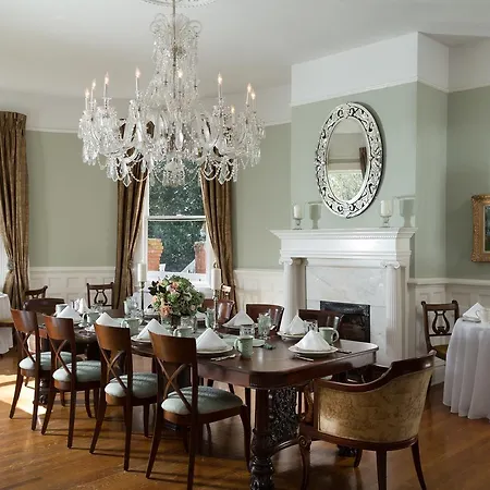 The Twelve Oaks Bed & Breakfast-3