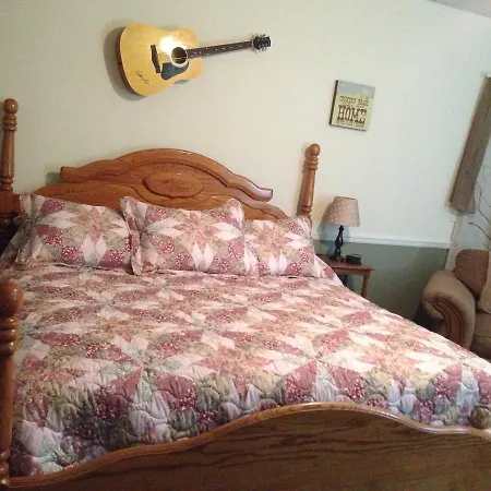 Swan Song Inn-3