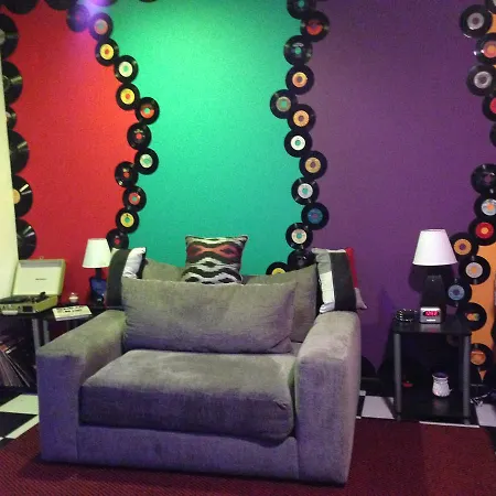 Swan Song Inn-2